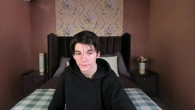 alfred joness online show from 11/18/25, 07:46