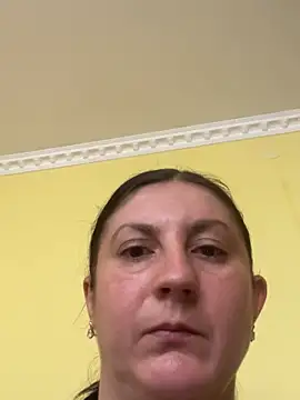 Snapshot of oksana1990 chatting on 09/23/25, 07:00 oksana1990 online show from 09/23/25, 07:00