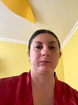 Snapshot of oksana1990 chatting on 10/15/25, 06:24 oksana1990 online show from 10/15/25, 06:24