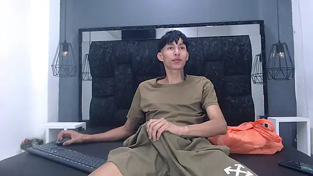 Daniel delux  online show from 09/23/25, 11:13