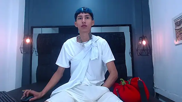 Daniel delux  online show from 10/06/25, 11:07