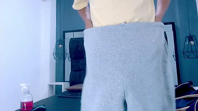 Daniel delux  online show from 10/13/25, 12:38