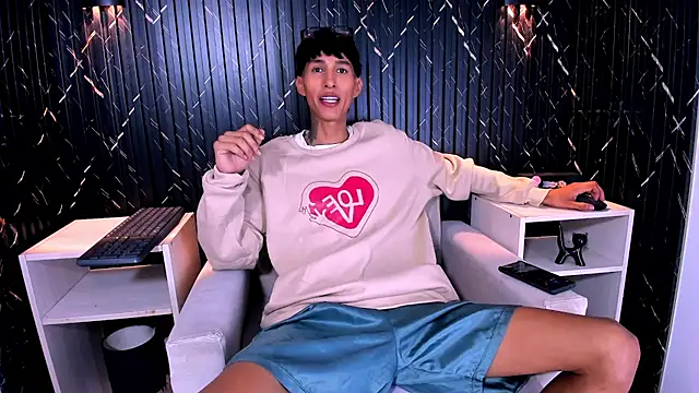 Daniel delux  online show from 10/22/25, 04:02