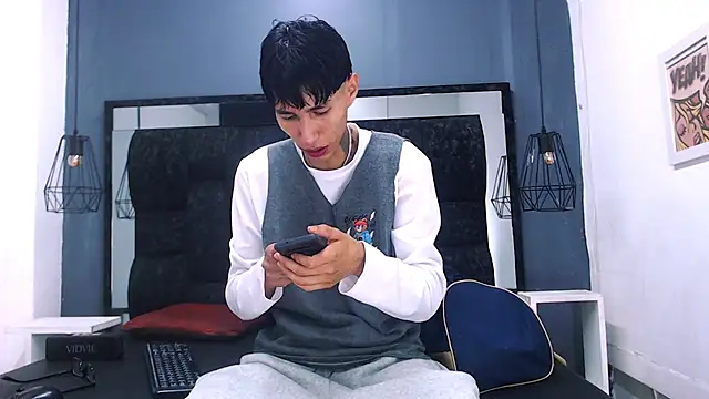 Daniel delux  online show from 10/29/25, 11:01