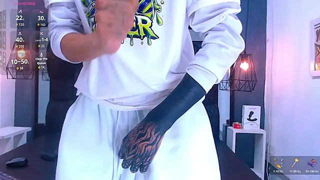 Daniel delux  online show from 11/11/25, 11:54