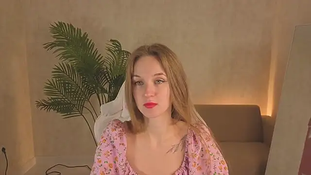 Snapshot of kianawhite chatting on 10/21/25, 03:40 kianawhite online show from 10/21/25, 03:40