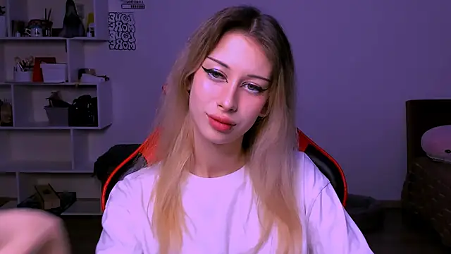 Lori lolii online show from 11/13/25, 07:13