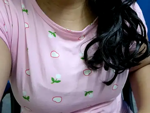 Snapshot of tamilqueenbaby chatting on 10/09/25, 10:52 tamilqueenbaby online show from 10/09/25, 10:52