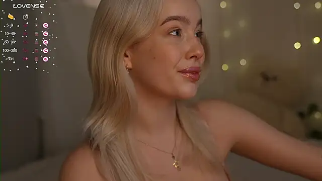 Snapshot of mother__of__dragons chatting on 10/02/25, 09:44 mother of dragons online show from 10/02/25, 09:44