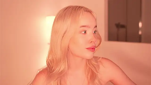 Snapshot of mother__of__dragons chatting on 11/13/25, 10:19 mother of dragons online show from 11/13/25, 10:19