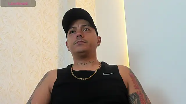 MaximoHall86 online show from 10/11/25, 12:15