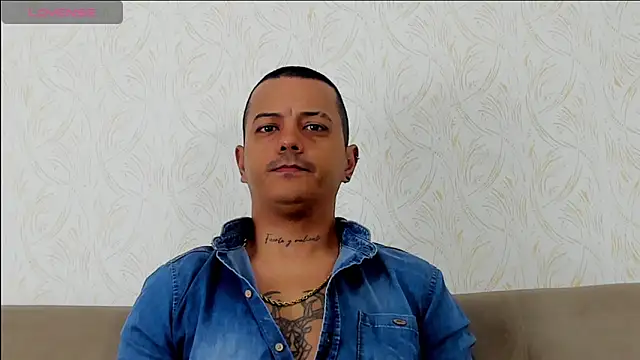 MaximoHall86 online show from 10/30/25, 12:06