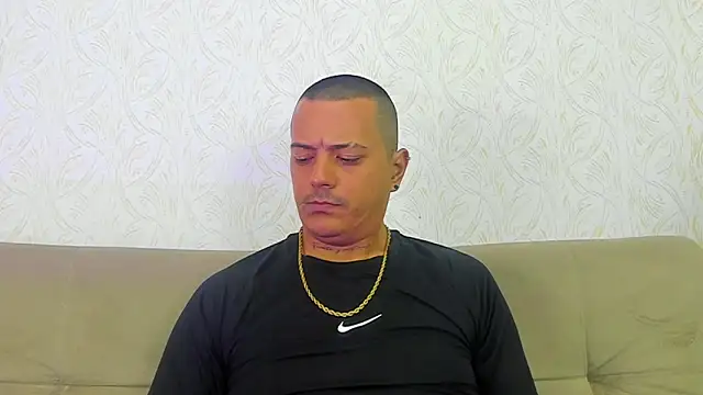 MaximoHall86 online show from 11/05/25, 12:27