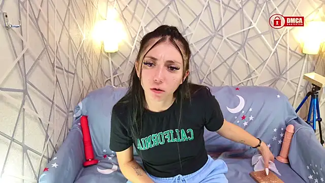 Charming LIA online show from 11/01/25, 05:48