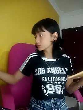 xoxo milk online show from 10/16/25, 05:03