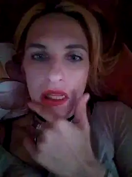 Snapshot of LaraDiva7799 chatting on 10/06/25, 10:45 LaraDiva7799 online show from 10/06/25, 10:45