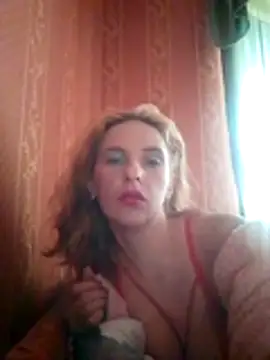 Snapshot of LaraDiva7799 chatting on 10/17/25, 01:03 LaraDiva7799 online show from 10/17/25, 01:03