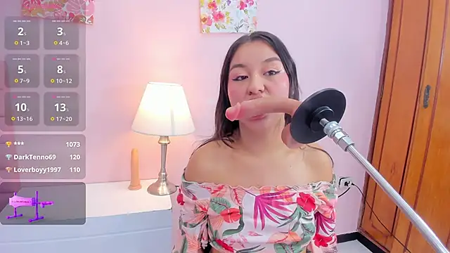 mia celezte online show from 10/31/25, 12:06