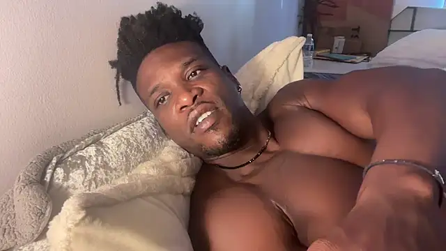 Snapshot of MrDaddyBlackNi9e chatting on 09/24/25, 01:25 MrDaddyBlackNi9e online show from 09/24/25, 01:25