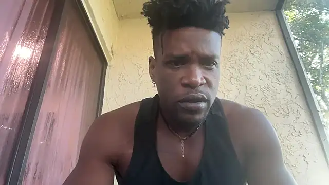 Snapshot of MrDaddyBlackNi9e chatting on 09/26/25, 12:20 MrDaddyBlackNi9e online show from 09/26/25, 12:20