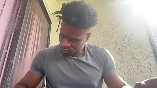 Snapshot of MrDaddyBlackNi9e chatting on 09/27/25, 02:11 MrDaddyBlackNi9e online show from 09/27/25, 02:11