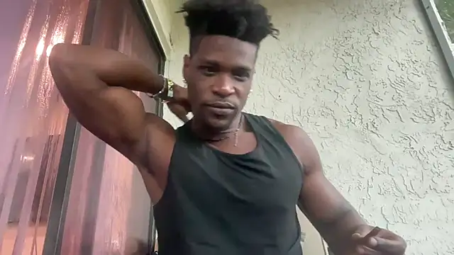 Snapshot of MrDaddyBlackNi9e chatting on 10/06/25, 12:13 MrDaddyBlackNi9e online show from 10/06/25, 12:13