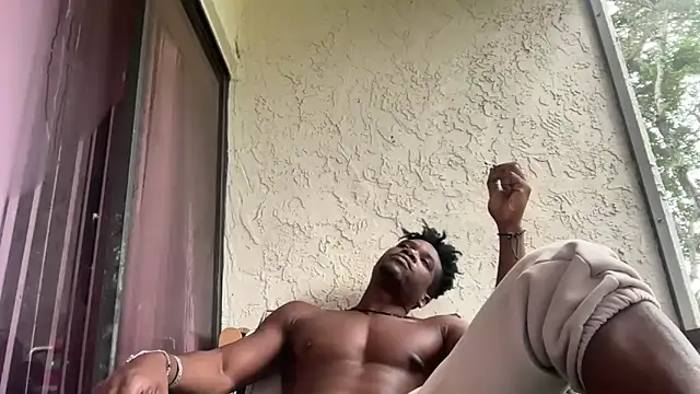 Snapshot of MrDaddyBlackNi9e chatting on 10/10/25, 01:32 MrDaddyBlackNi9e online show from 10/10/25, 01:32