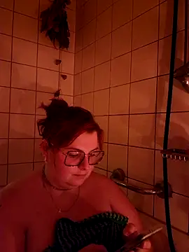 Chrissiosaurus online show from 10/23/25, 05:23