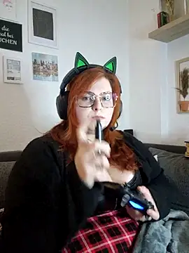 Chrissiosaurus online show from 11/03/25, 02:18