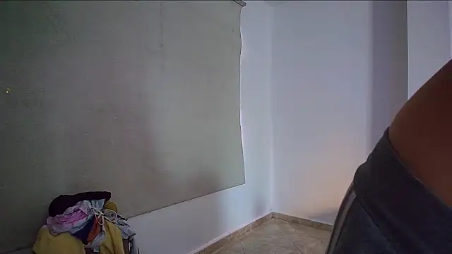 Snapshot of Julieta_Rose19 chatting on 10/07/25, 10:29 Julieta Rose19 online show from 10/07/25, 10:29