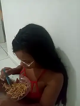 Snapshot of PrettahSantos chatting on 10/19/25, 03:18 PrettahSantos online show from 10/19/25, 03:18