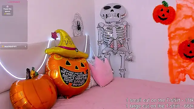 AishaAysitt online show from 10/27/25, 09:13