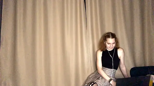 FoxLina online show from 10/10/25, 07:46