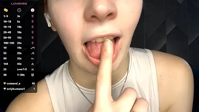 FoxLina online show from 10/24/25, 08:27