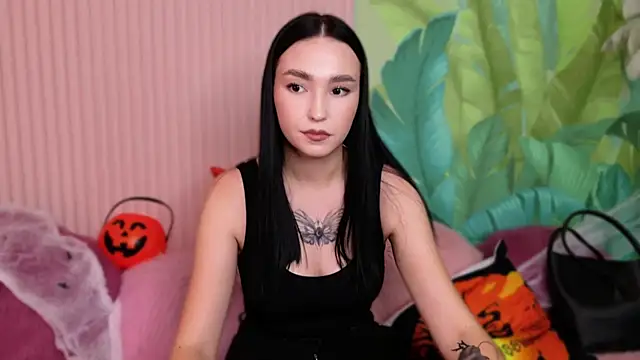 Amanda Choi online show from 10/29/25, 08:21