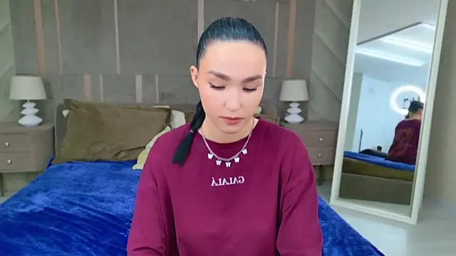 Amanda Choi online show from 11/08/25, 03:23