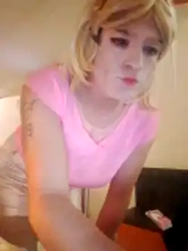 transreyna online show from 11/12/25, 11:25