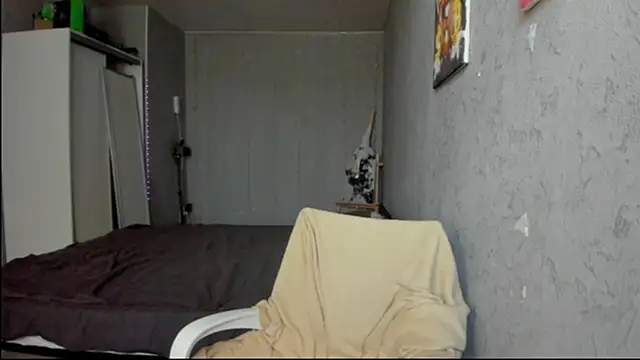 Snapshot of Al1ceGreen chatting on 10/19/25, 10:16 Al1ceGreen online show from 10/19/25, 10:16