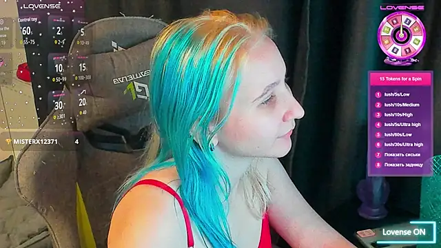 Snapshot of ChristinaFivePlus chatting on 11/04/25, 04:17 ChristinaFivePlus online show from 11/04/25, 04:17