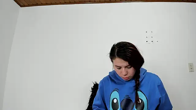 Valen tina online show from 10/04/25, 12:14