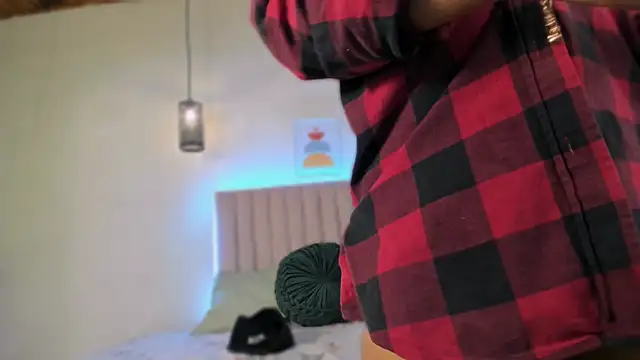 danika moriii online show from 10/23/25, 11:24