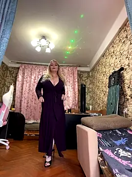 Sweet-blonde online show from 10/28/25, 05:59