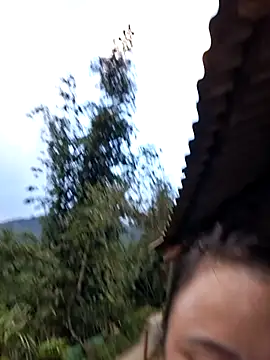 xuxulovezz online show from 10/18/25, 11:27