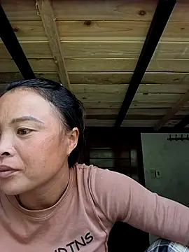 xuxulovezz online show from 10/28/25, 04:49