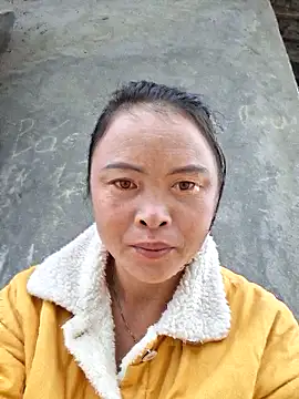 xuxulovezz online show from 11/07/25, 12:54