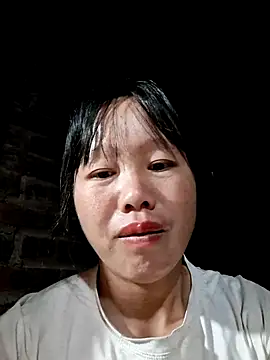 helenzz online show from 10/31/25, 09:49