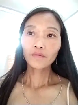 Snapshot of abigail-00 chatting on 10/06/25, 01:47 abigail-00 online show from 10/06/25, 01:47