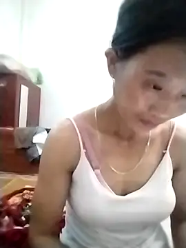 Snapshot of abigail-00 chatting on 10/15/25, 10:15 abigail-00 online show from 10/15/25, 10:15