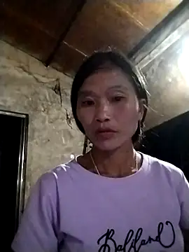 Snapshot of abigail-00 chatting on 10/28/25, 11:14 abigail-00 online show from 10/28/25, 11:14