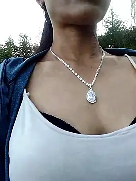 Snapshot of abigail-00 chatting on 10/29/25, 12:24 abigail-00 online show from 10/29/25, 12:24